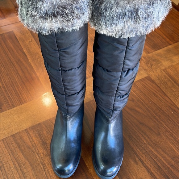 NEVER WORN MICHAEL KORS BLACK TALL LEATHER & FAUX FUR BOOTS SIZE 7 - BEAUTIFUL! - Picture 2 of 11